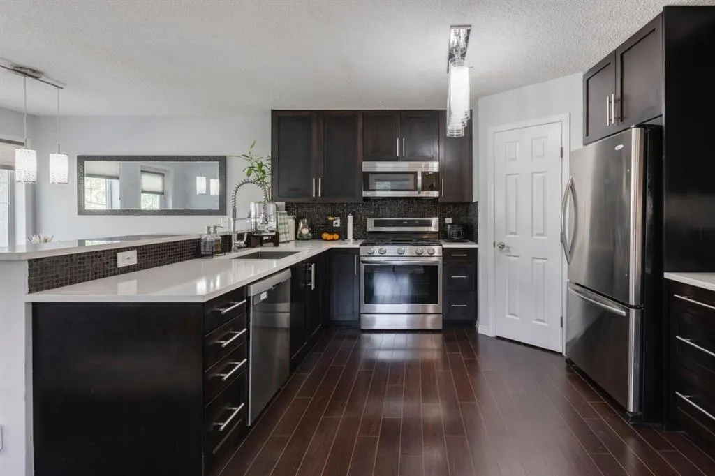 6 Hidden Creek Rise NW