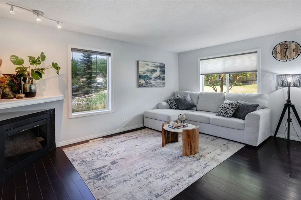 6 Hidden Creek Rise NW