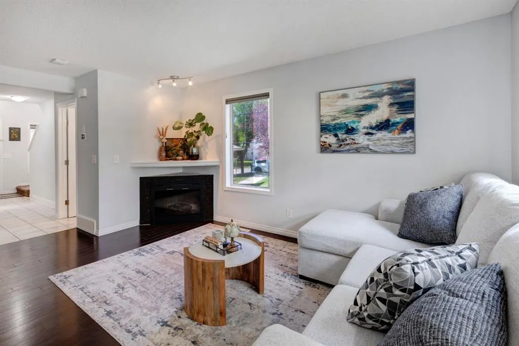 6 Hidden Creek Rise NW