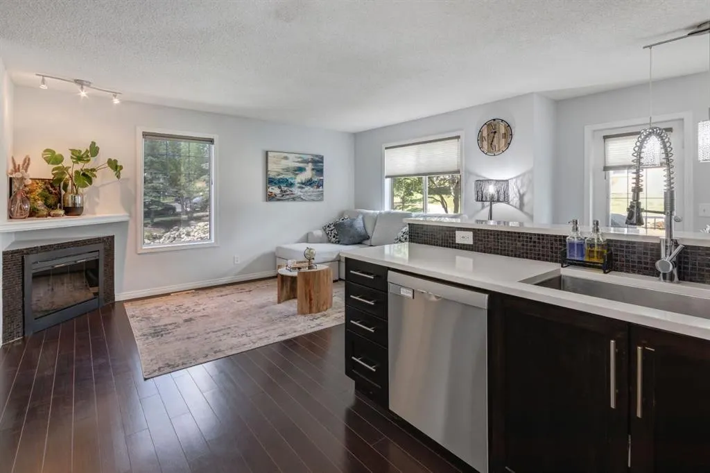 6 Hidden Creek Rise NW
