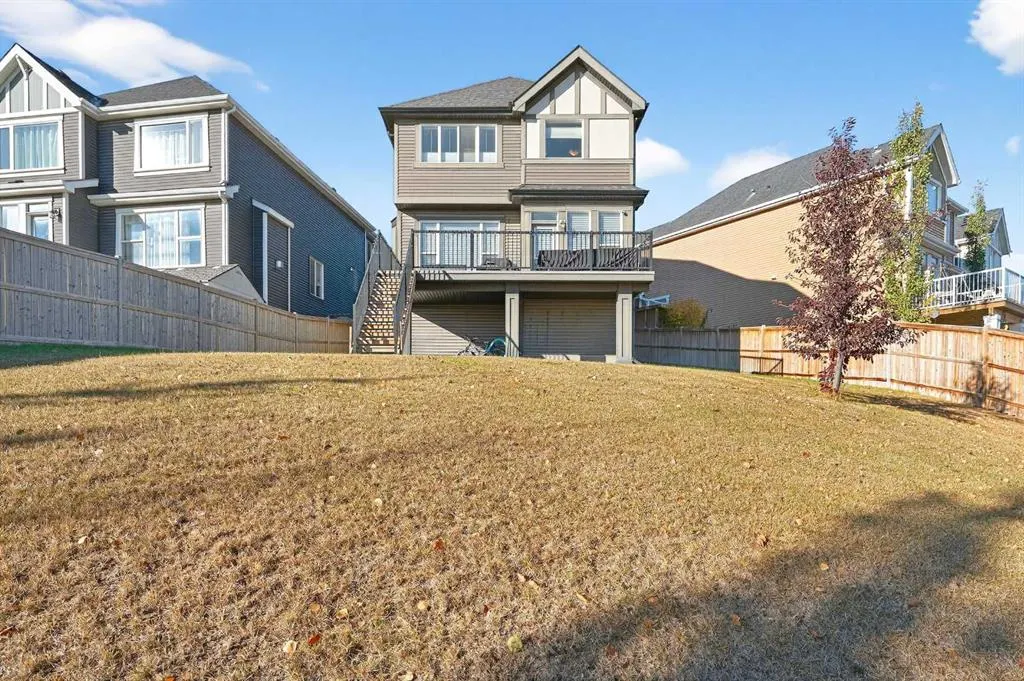 131 Sherwood Bay NW