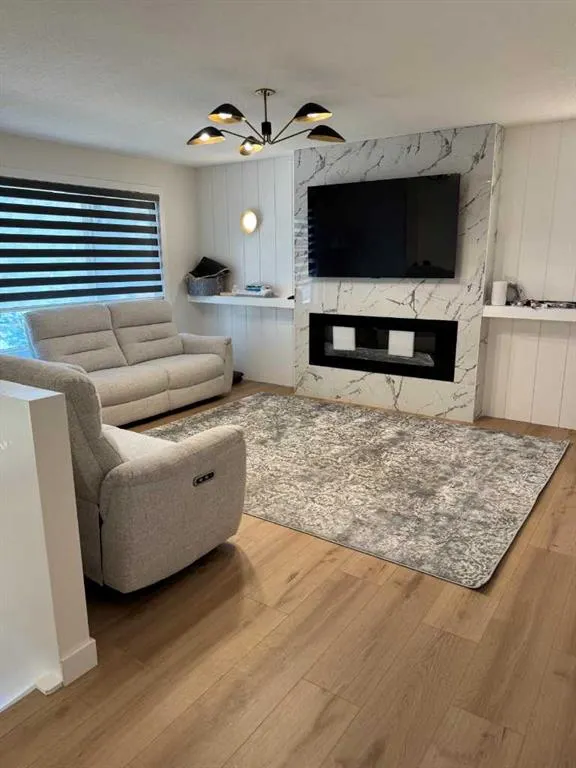 387 Templeview Drive NE