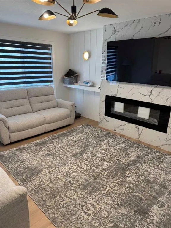 387 Templeview Drive NE