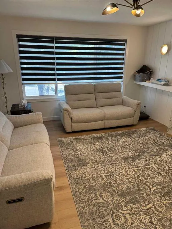 387 Templeview Drive NE