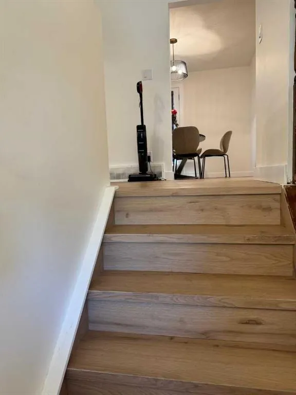 387 Templeview Drive NE