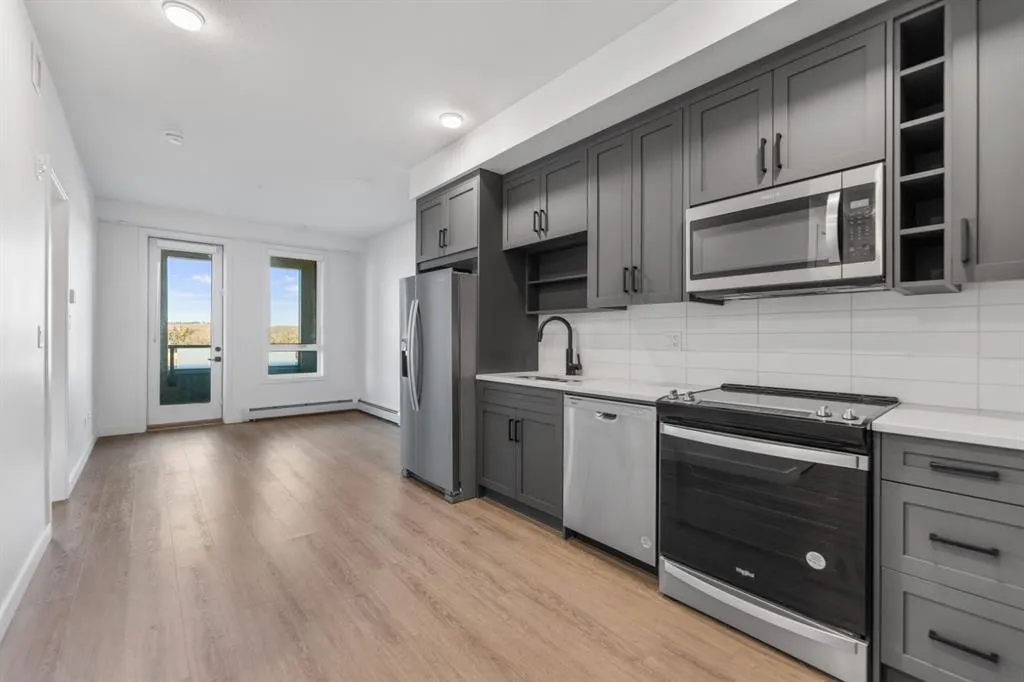 3932 University Avenue NW, #220