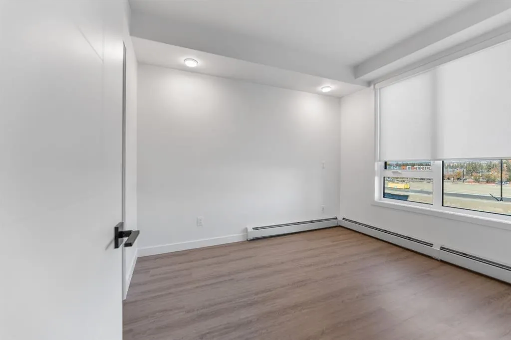 3932 University Avenue NW, #220
