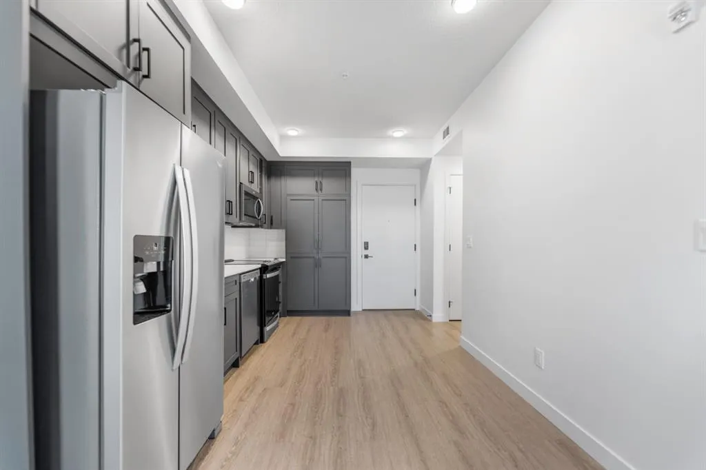 3932 University Avenue NW, #220