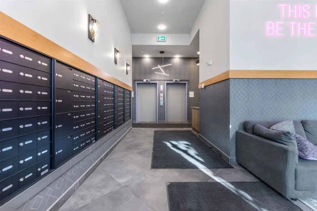 3932 University Avenue NW, #220