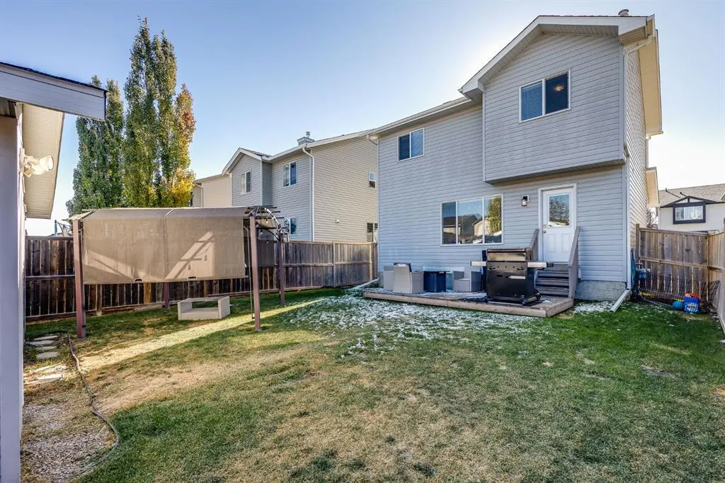 212 Luxstone Place SW