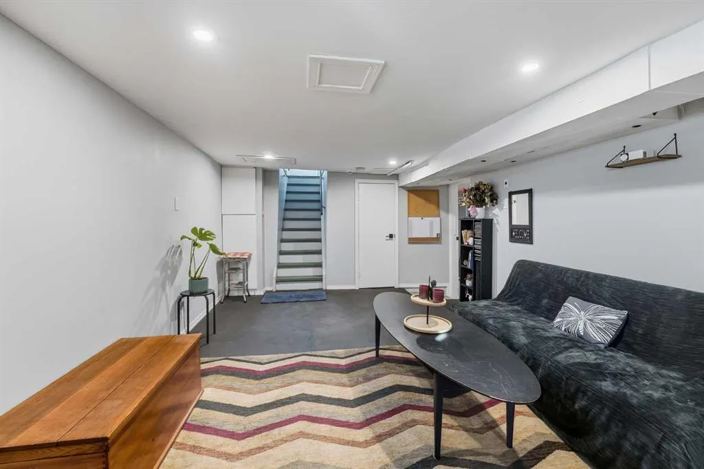 4 Howarth Street Close