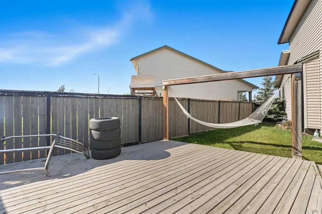 824 Luxstone Square SW