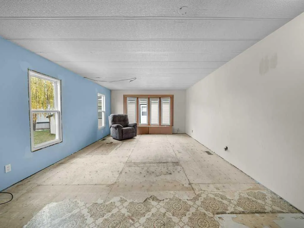 102 Burroughs Place NE