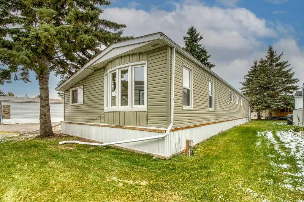102 Burroughs Place NE