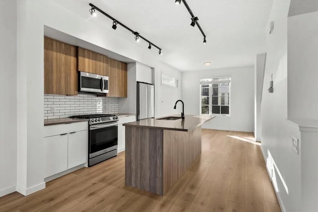 90 Walgrove Common SE