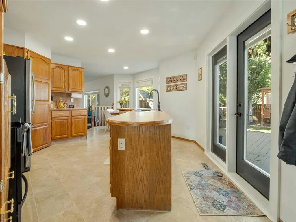 152 Coachwood Point W