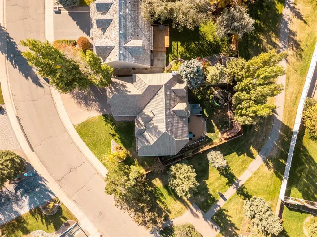 152 Coachwood Point W