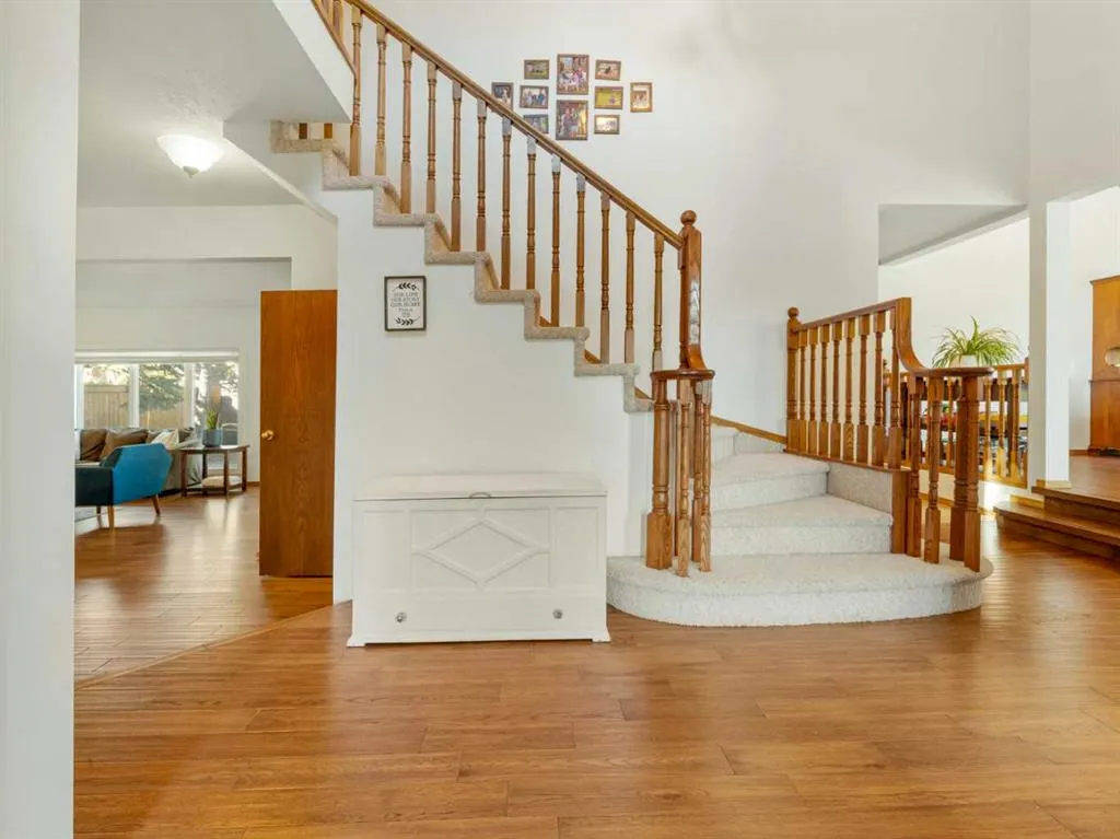 152 Coachwood Point W