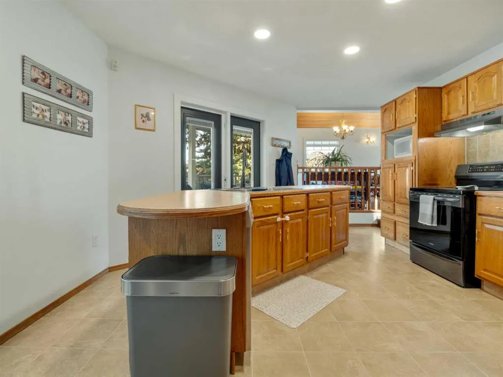 152 Coachwood Point W
