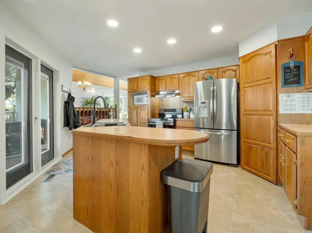 152 Coachwood Point W
