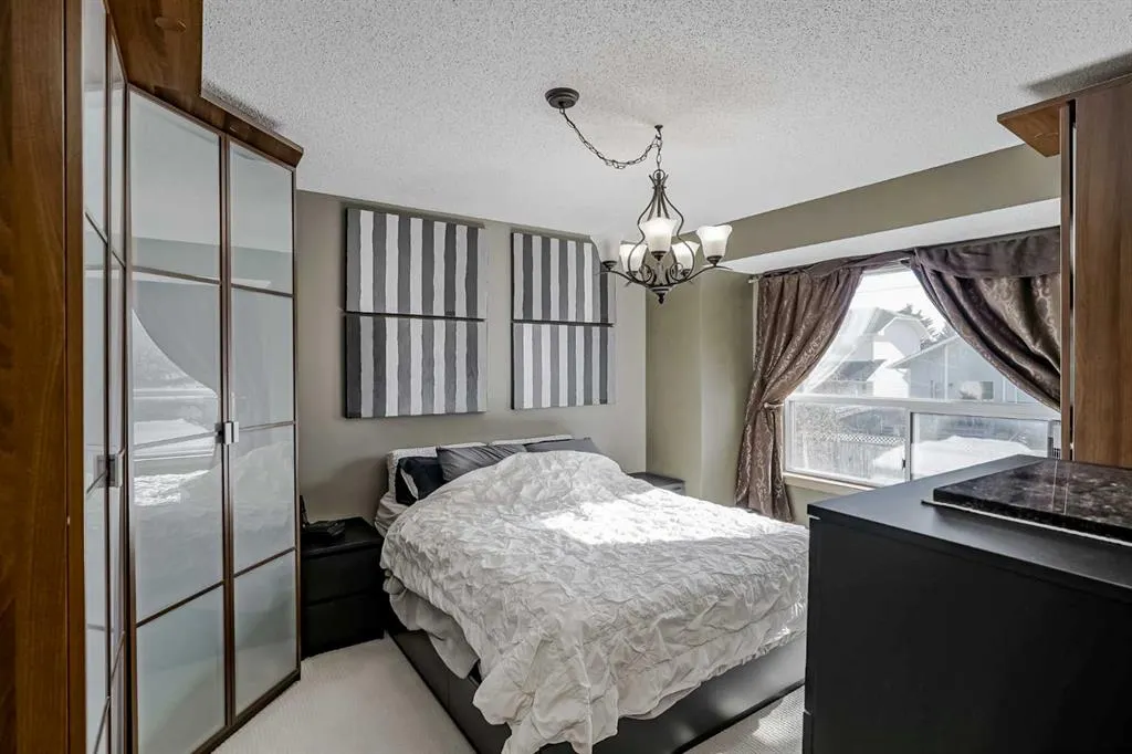 148 Citadel Close NW