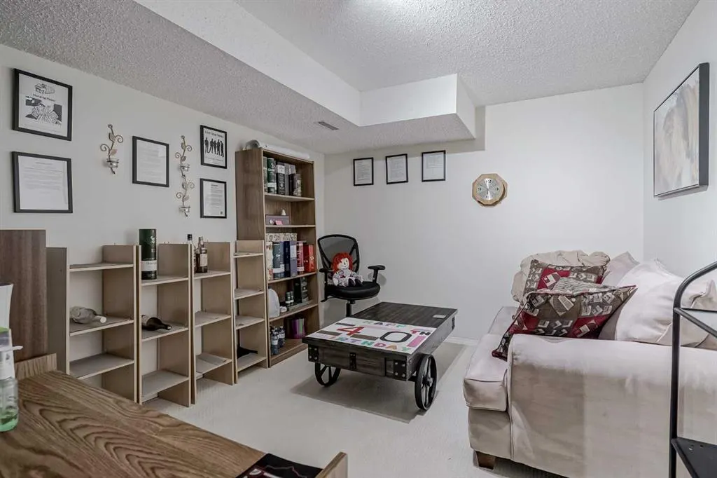 148 Citadel Close NW