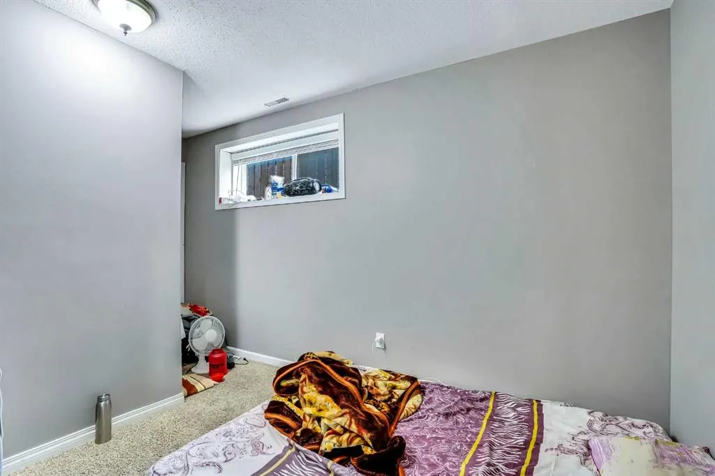 54 Taracove Road NE