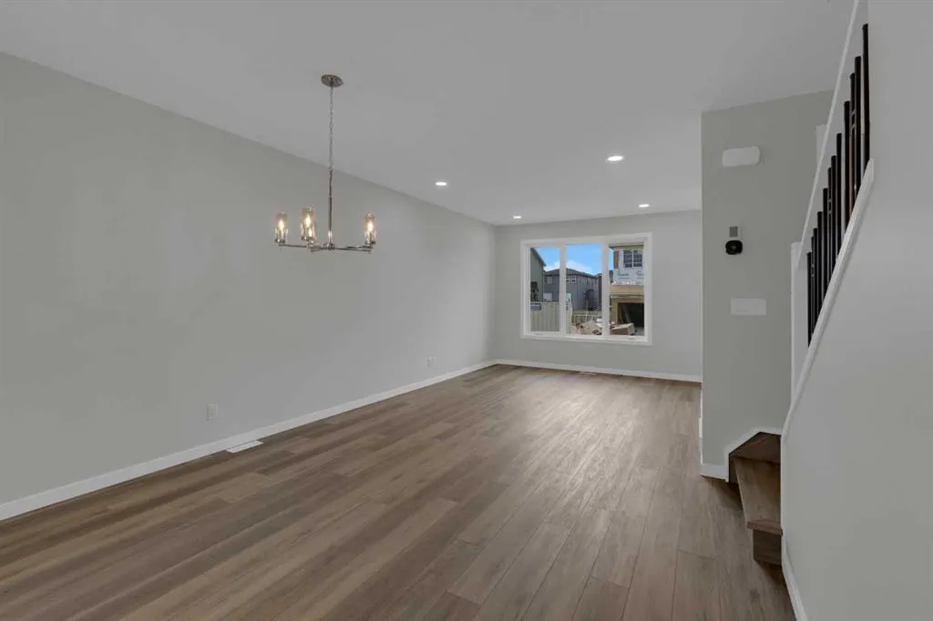 2022 Cobblebrook Crescent SW