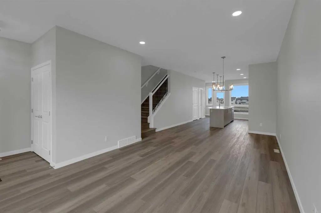 2022 Cobblebrook Crescent SW