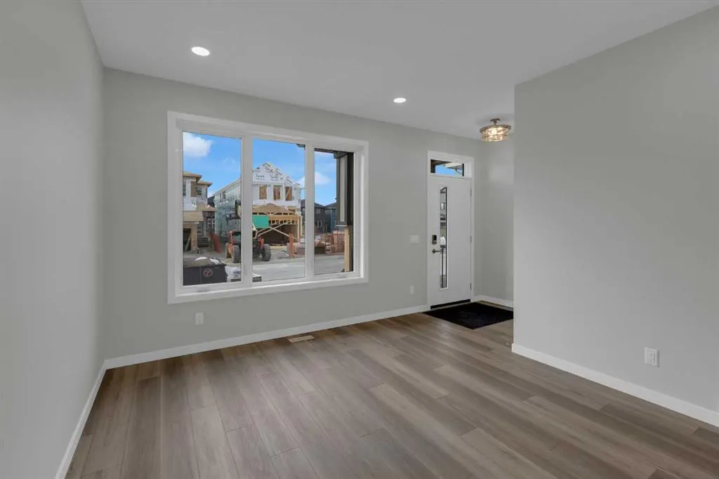 2022 Cobblebrook Crescent SW