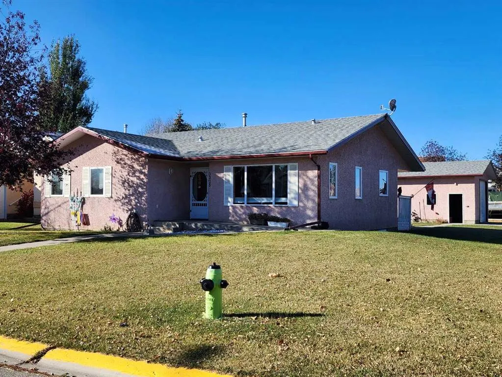 5323 3 Street W