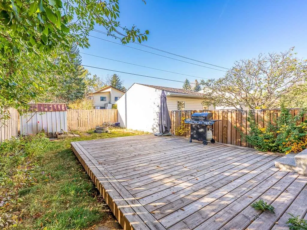 147 Berwick Way NW