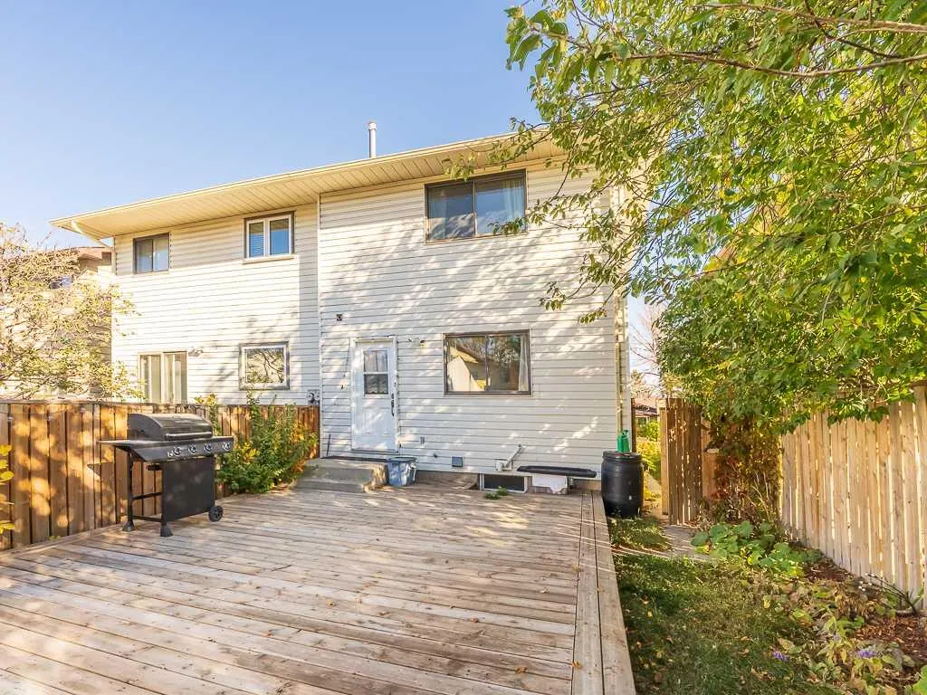 147 Berwick Way NW