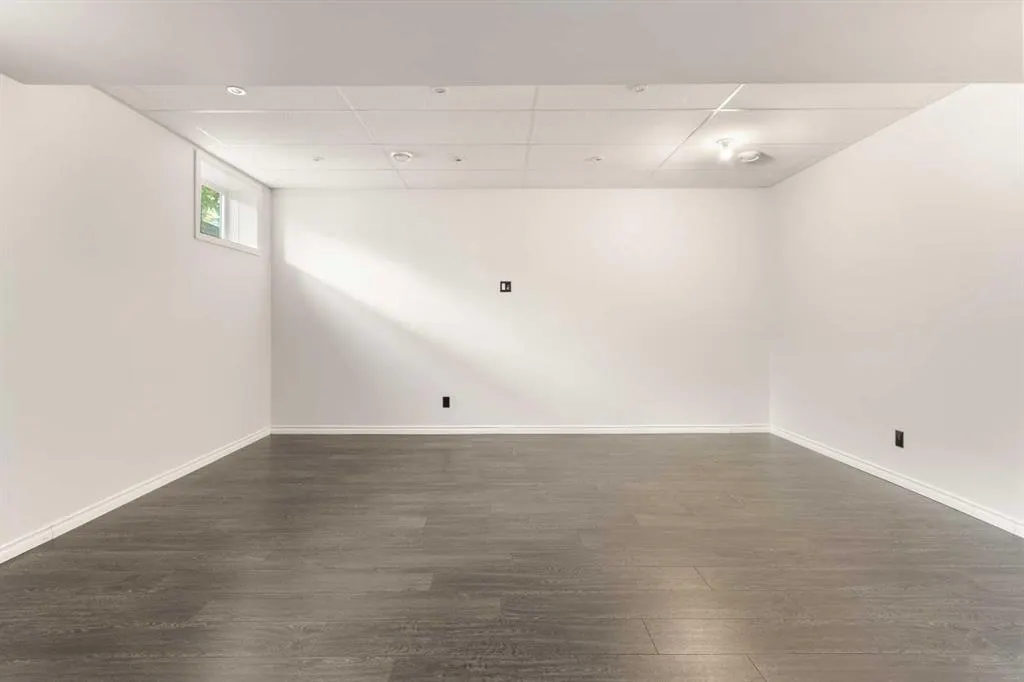 3905 44A Avenue, #3905