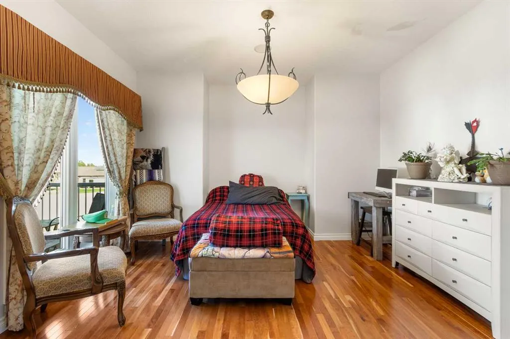 3905 44A Avenue, #3905