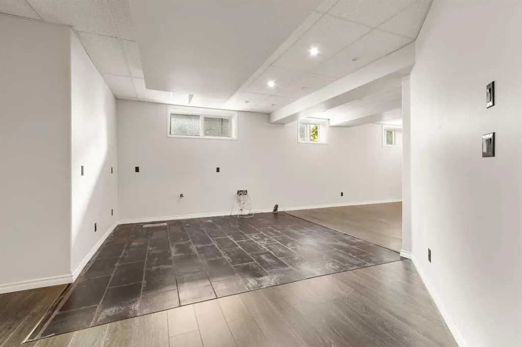 3905 44A Avenue, #3905