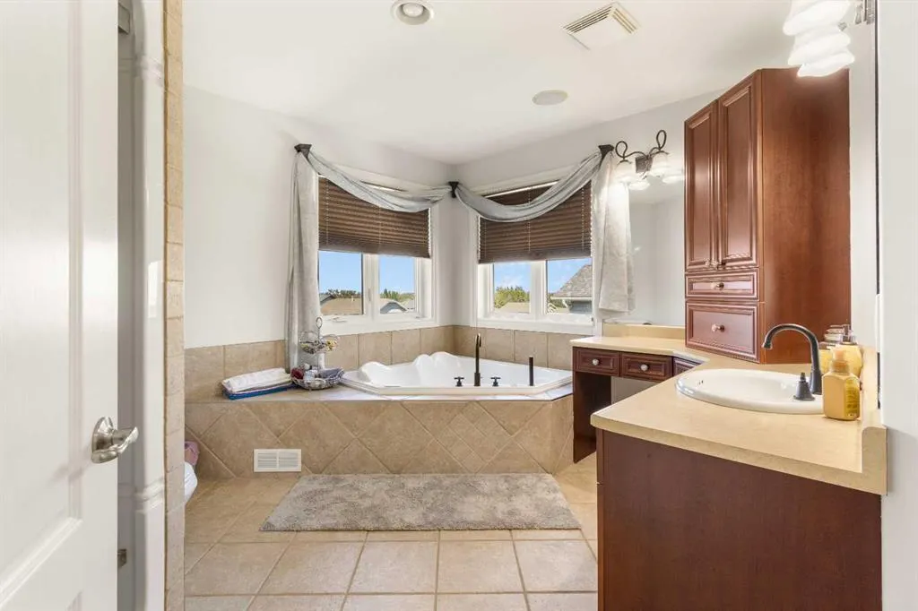 3905 44A Avenue, #3905