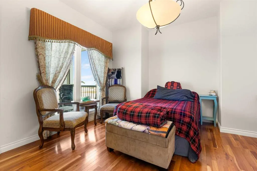 3905 44A Avenue, #3905