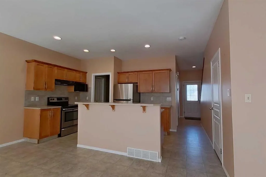 295 Blackfoot Road W, #4