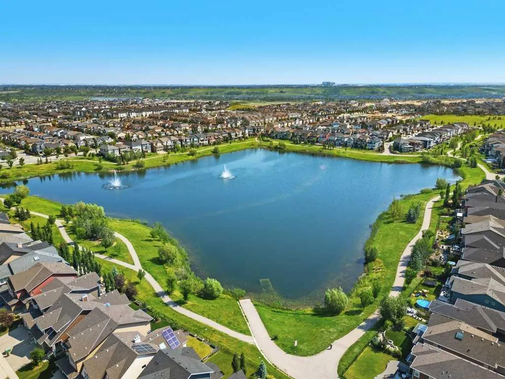943 Legacy Circle SE