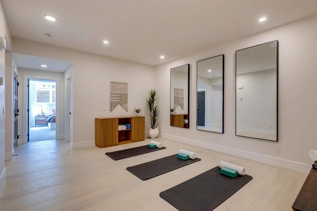 8 Calais Lane SW