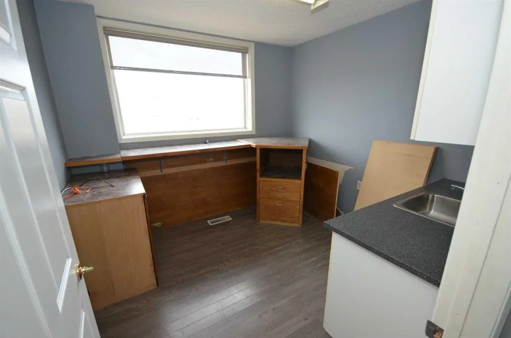 4 Cuendet Industrial Way, #106