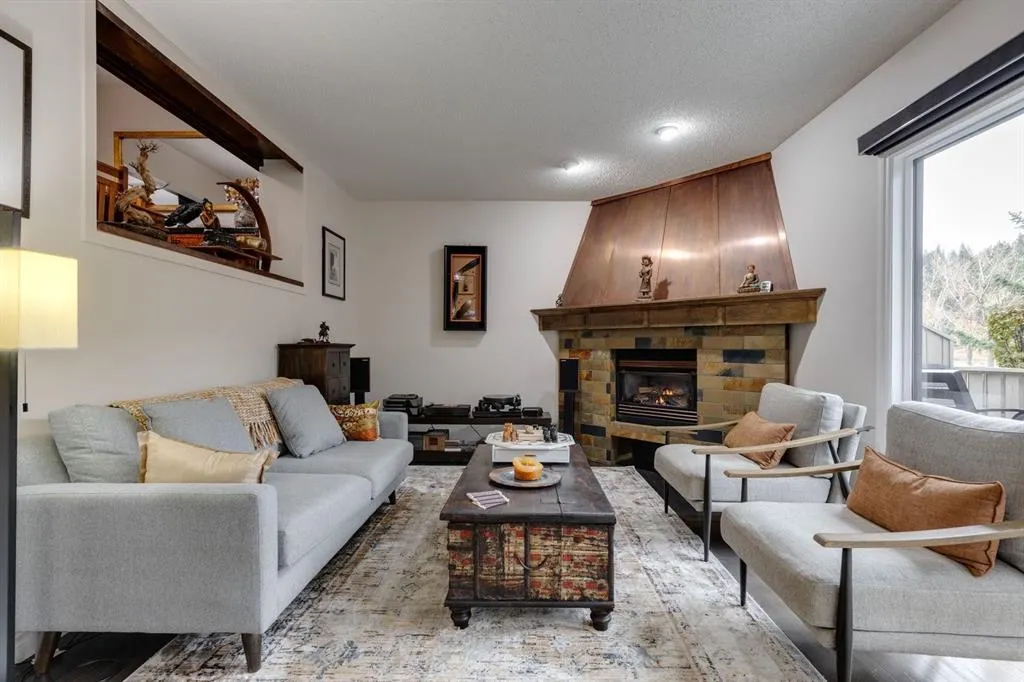 3841 Point Mckay Road NW