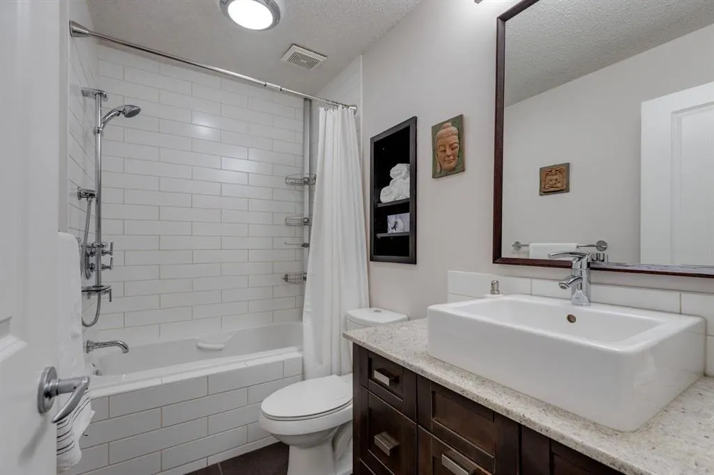 3841 Point Mckay Road NW