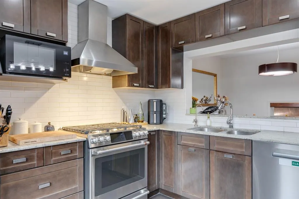 3841 Point Mckay Road NW