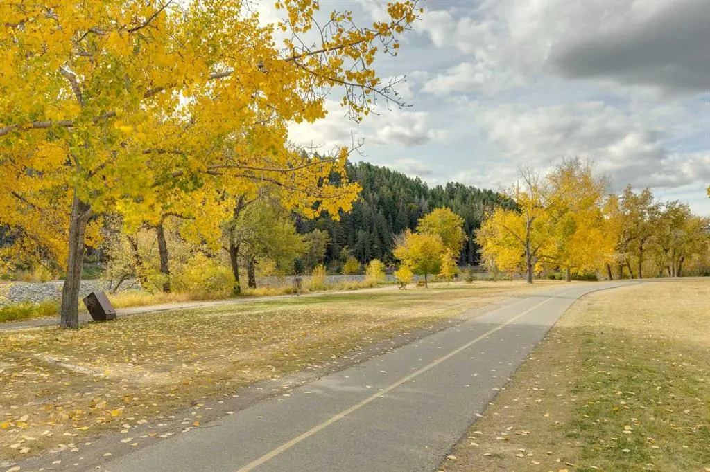 3841 Point Mckay Road NW