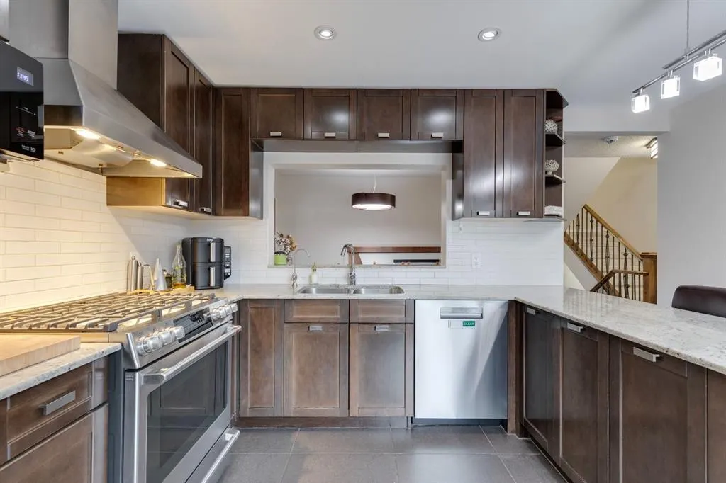 3841 Point Mckay Road NW