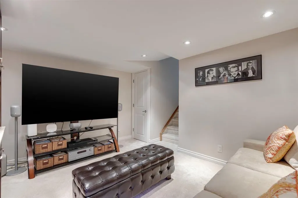 3841 Point Mckay Road NW