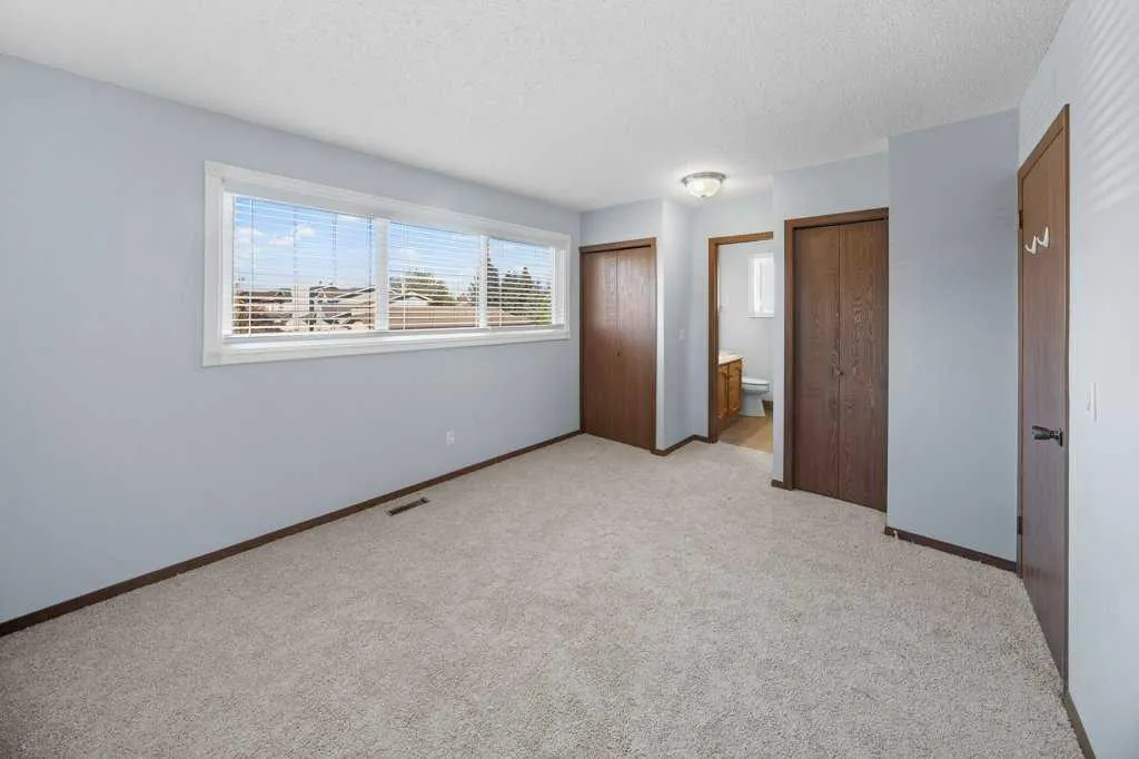 108 Woodborough Crescent SW