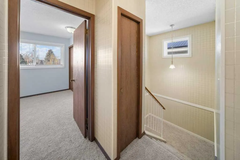 108 Woodborough Crescent SW
